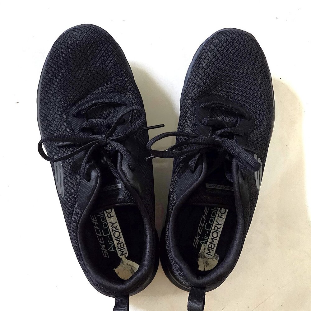 Skechers/Black Comfort Sneakers/Women's/Size 7/Used Only One Time - Picture 7 of 12